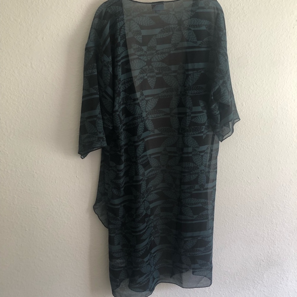 LuLaRoe kimono - Picture 4 of 5